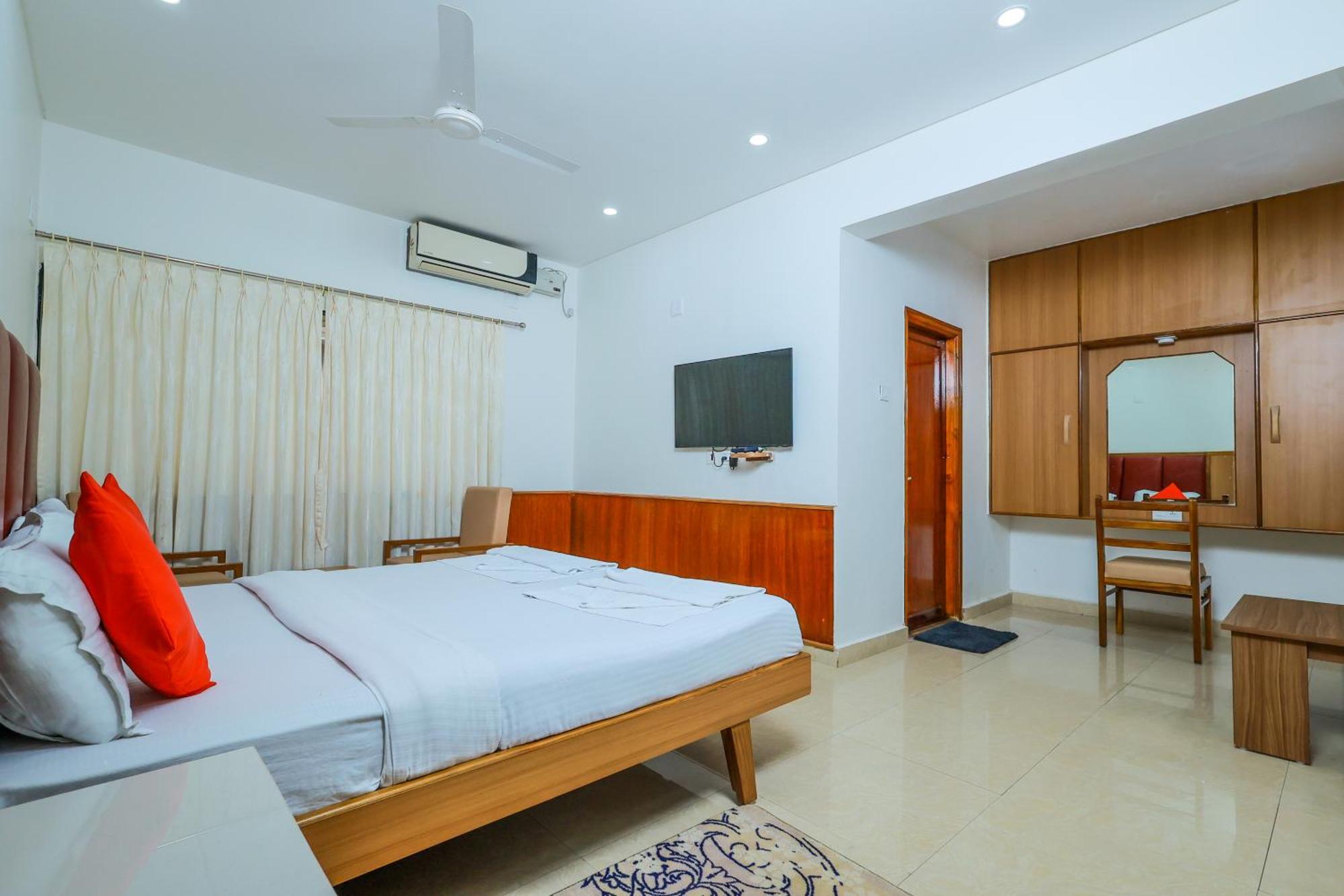 Hotel Janardana Udupi Exterior photo