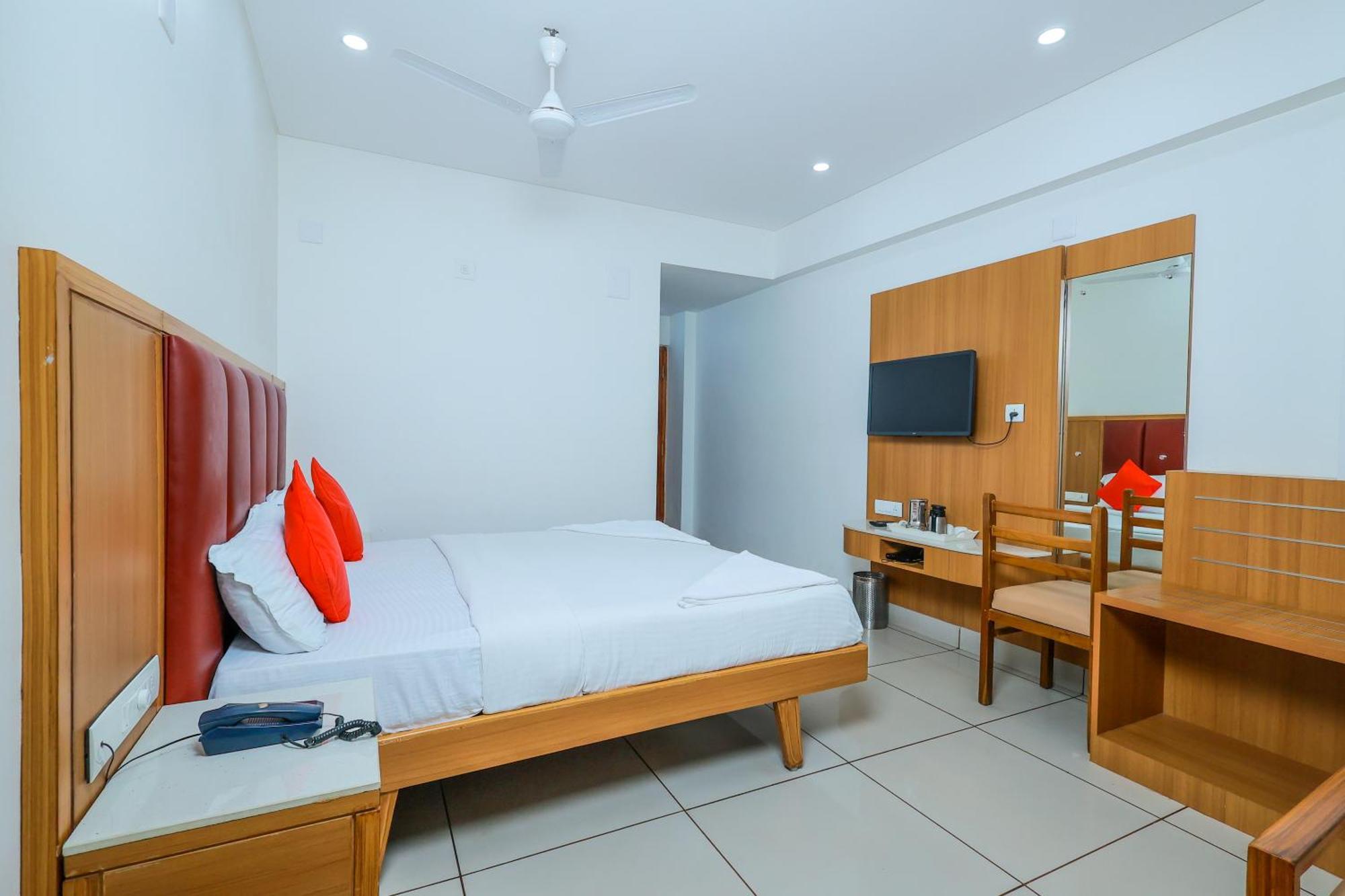Hotel Janardana Udupi Exterior photo